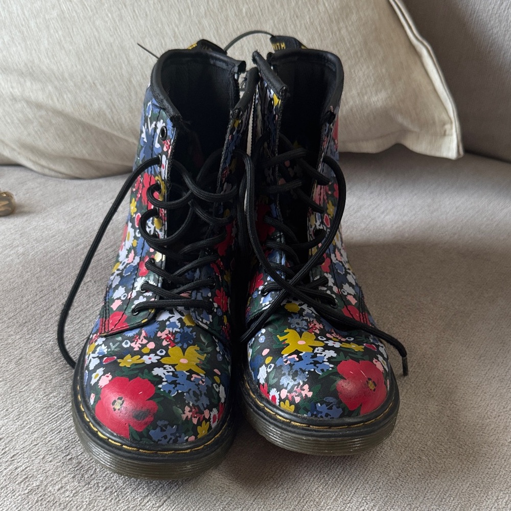Dr. Martens Kids Floral Boots - Black Multicolor - Picture 8 of 13